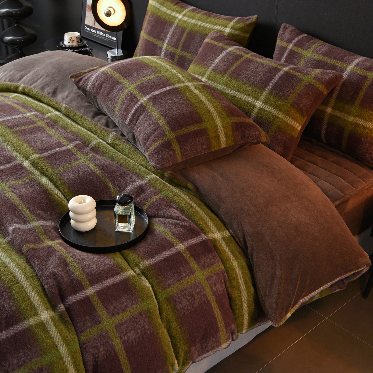 91家纺网 家纺一手货源 找家纺 金鹰 2025新款仿羊绒夹棉印花床笠四件套加厚牛奶绒四件套 宝丽-绿