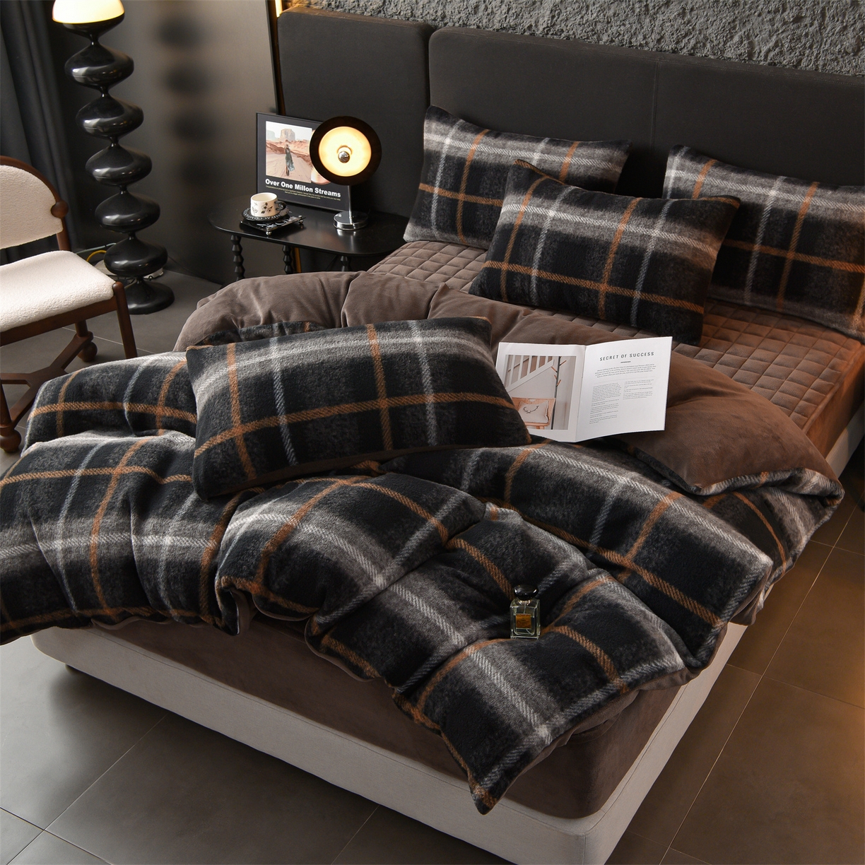 91家纺网 家纺一手货源 找家纺 金鹰 2025新款仿羊绒夹棉印花床笠四件套加厚牛奶绒四件套 宝丽-深灰