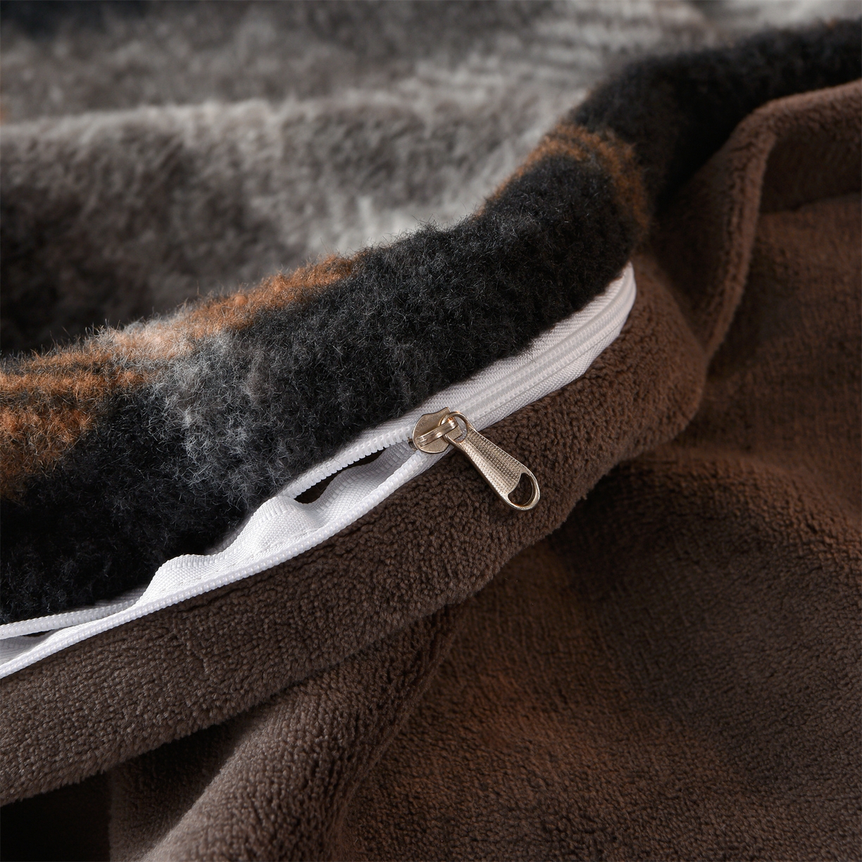 91家纺网 家纺一手货源 找家纺 金鹰 2025新款仿羊绒夹棉印花床笠四件套加厚牛奶绒四件套 宝丽-深灰