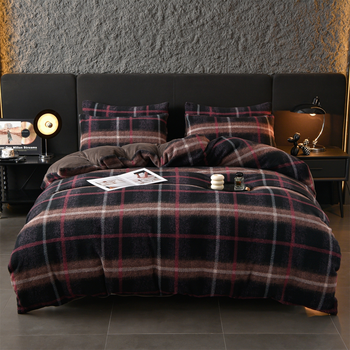 91家纺网 家纺一手货源 找家纺 金鹰 2025新款仿羊绒夹棉印花床笠四件套加厚牛奶绒四件套 宝丽-棕