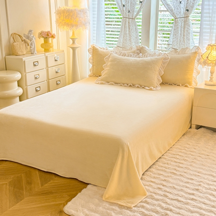 91家纺网 家纺一手货源 找家纺 逸尚阁 2025新款立体雕花牛奶绒花边四件套-蝴蝶结系列 蝴蝶结-淡黄