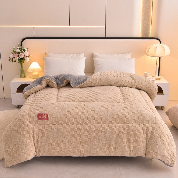 91家纺网 家纺一手货源 找家纺 小叮当家纺仓储工厂店 2025全新塔芙绒冬被加厚牛奶绒羊羔绒被子被芯 暖绒卡其