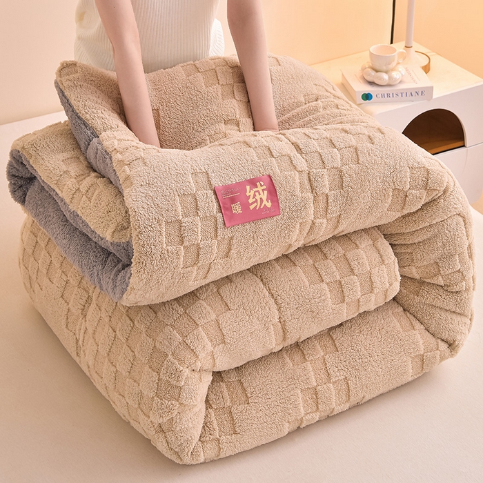 91家纺网 家纺一手货源 找家纺 小叮当家纺仓储工厂店 2025全新塔芙绒冬被加厚牛奶绒羊羔绒被子被芯 暖绒卡其