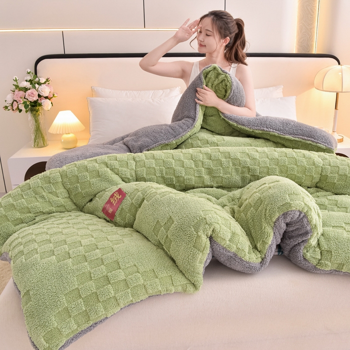 91家纺网 家纺一手货源 找家纺 小叮当家纺仓储工厂店 2025全新塔芙绒冬被加厚牛奶绒羊羔绒被子被芯 暖绒绿