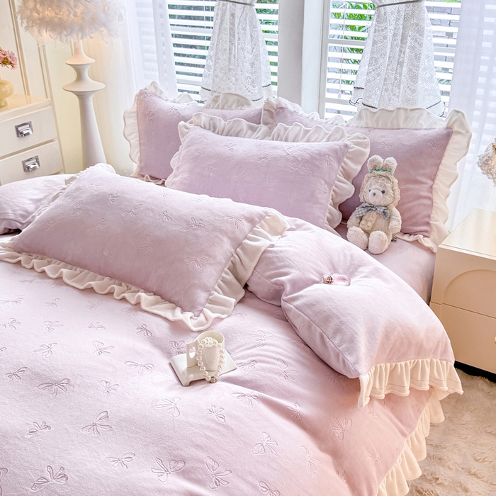 91家纺网 家纺一手货源 找家纺 逸尚阁 2025新款立体雕花牛奶绒花边四件套-蝴蝶结系列 蝴蝶结-梅紫