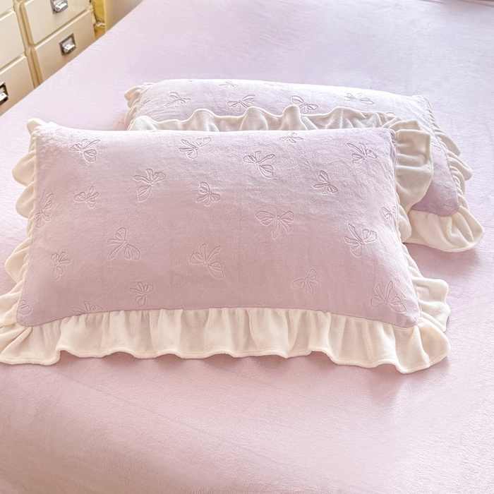 91家纺网 家纺一手货源 找家纺 逸尚阁 2025新款立体雕花牛奶绒花边四件套-蝴蝶结系列 蝴蝶结-梅紫