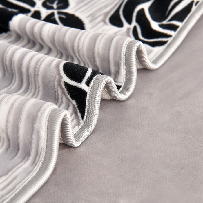 91家纺网 家纺一手货源 找家纺 （总）赫本 2025新品8斤爆品牛奶绒四件套床裙款金雕绒法莱绒四套件