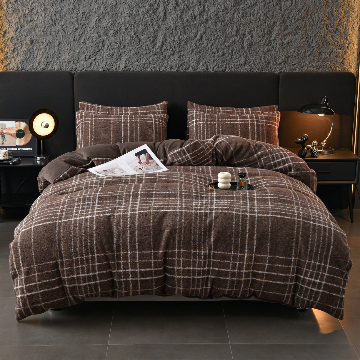 91家纺网 家纺一手货源 找家纺 金鹰 2025新款仿羊绒夹棉印花床笠四件套加厚牛奶绒四件套 米兰-咖