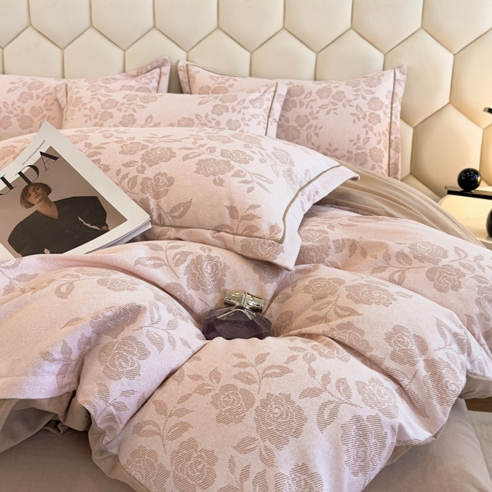 91家纺网 家纺一手货源 找家纺 雲归梦 2025新款纯棉加厚磨毛多规格磨毛四件套 玫瑰之心粉