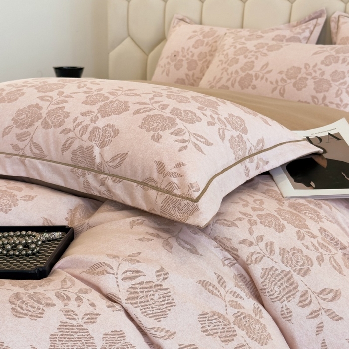 91家纺网 家纺一手货源 找家纺 雲归梦 2025新款纯棉加厚磨毛多规格磨毛四件套 玫瑰之心粉