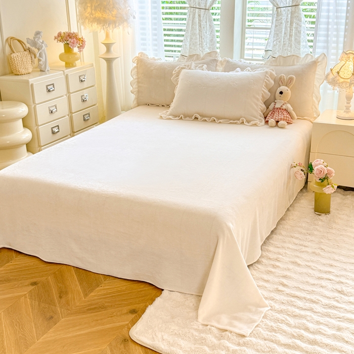 91家纺网 家纺一手货源 找家纺 逸尚阁 2025新款立体雕花牛奶绒花边四件套-蝴蝶结系列 蝴蝶结-奶白