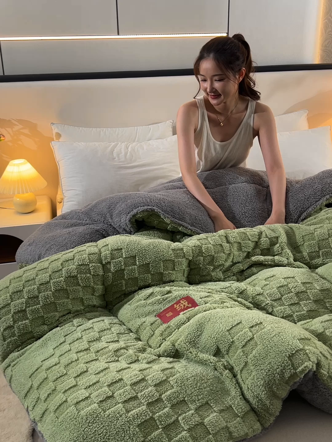 91家纺网 家纺一手货源 找家纺 小叮当家纺仓储工厂店 2025全新塔芙绒冬被加厚牛奶绒羊羔绒被子被芯 暖绒绿