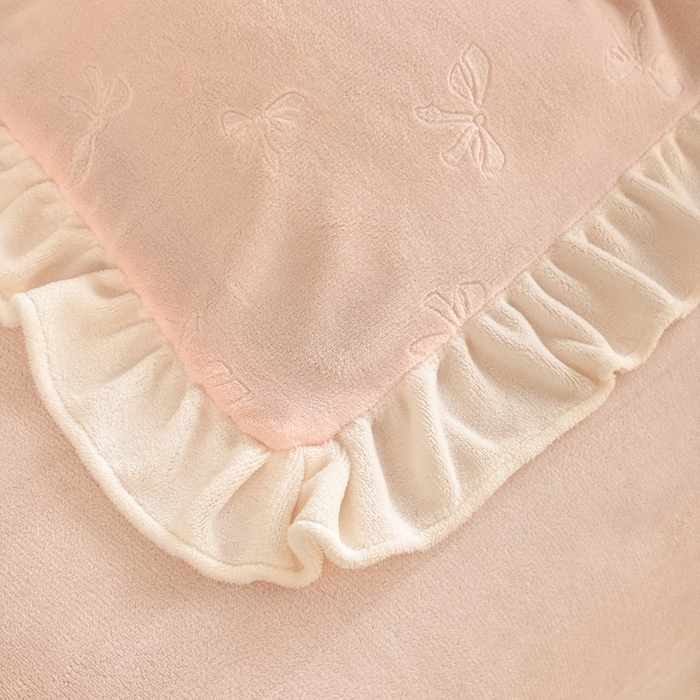 91家纺网 家纺一手货源 找家纺 逸尚阁 2025新款立体雕花牛奶绒花边四件套-蝴蝶结系列 蝴蝶结-浅玉