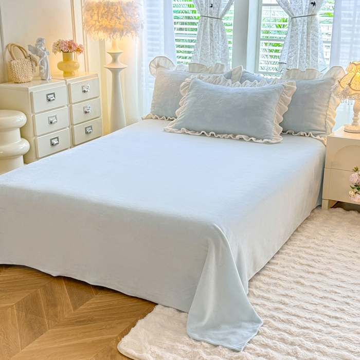 91家纺网 家纺一手货源 找家纺 逸尚阁 2025新款立体雕花牛奶绒花边四件套-蝴蝶结系列 蝴蝶结-天蓝