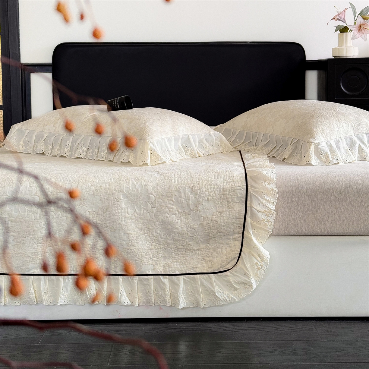 91家纺网 家纺一手货源 找家纺 金鹰 2025新款A类全棉花边棉麻空气层床盖 花边床盖-花海