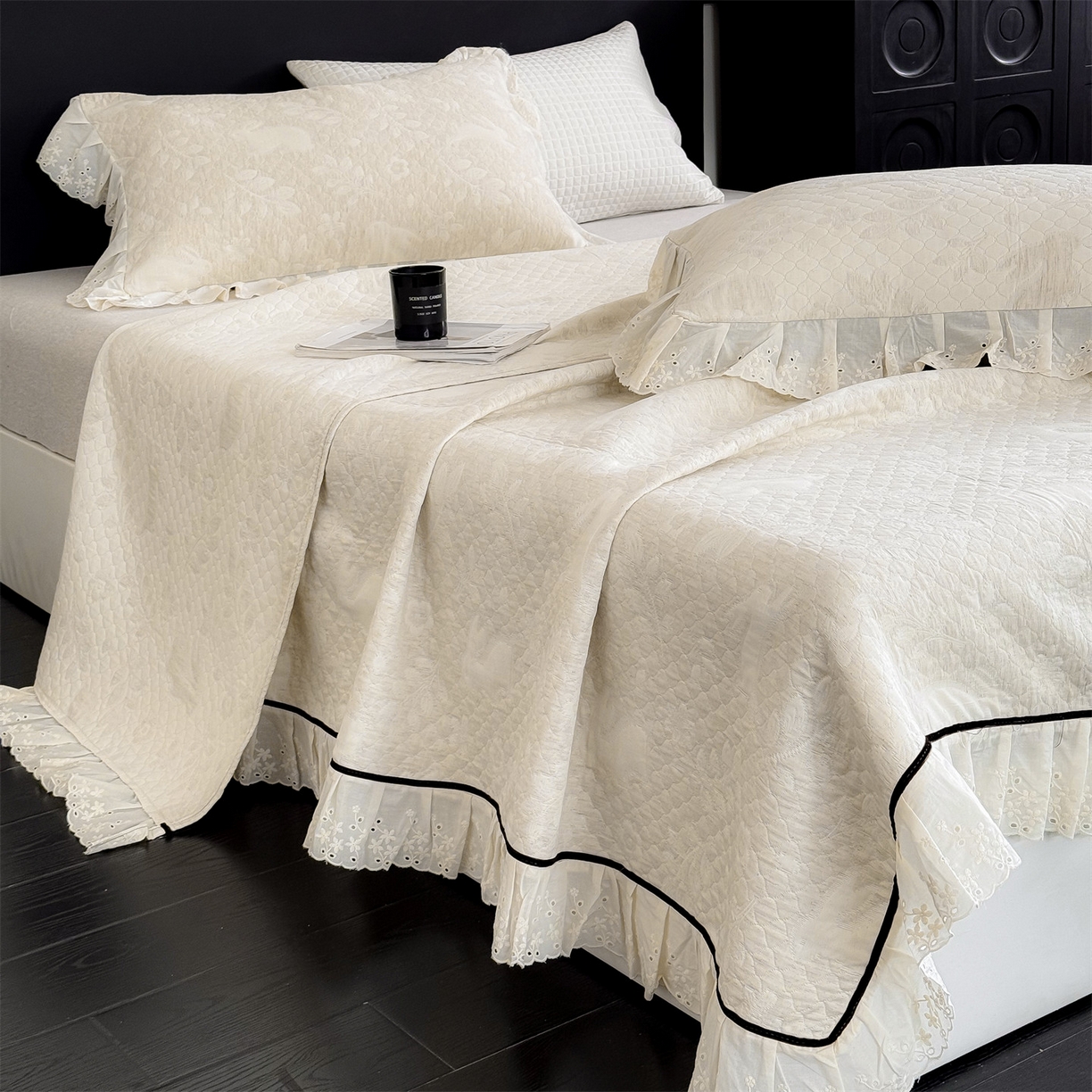 91家纺网 家纺一手货源 找家纺 金鹰 2025新款A类全棉花边棉麻空气层床盖 花边床盖-花涧兔