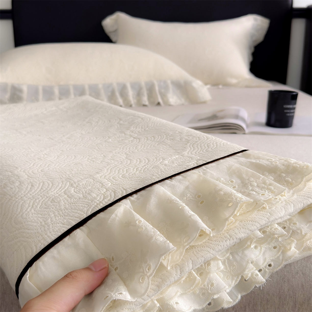 91家纺网 家纺一手货源 找家纺 金鹰 2025新款A类全棉花边棉麻空气层床盖 花边床盖-兰素