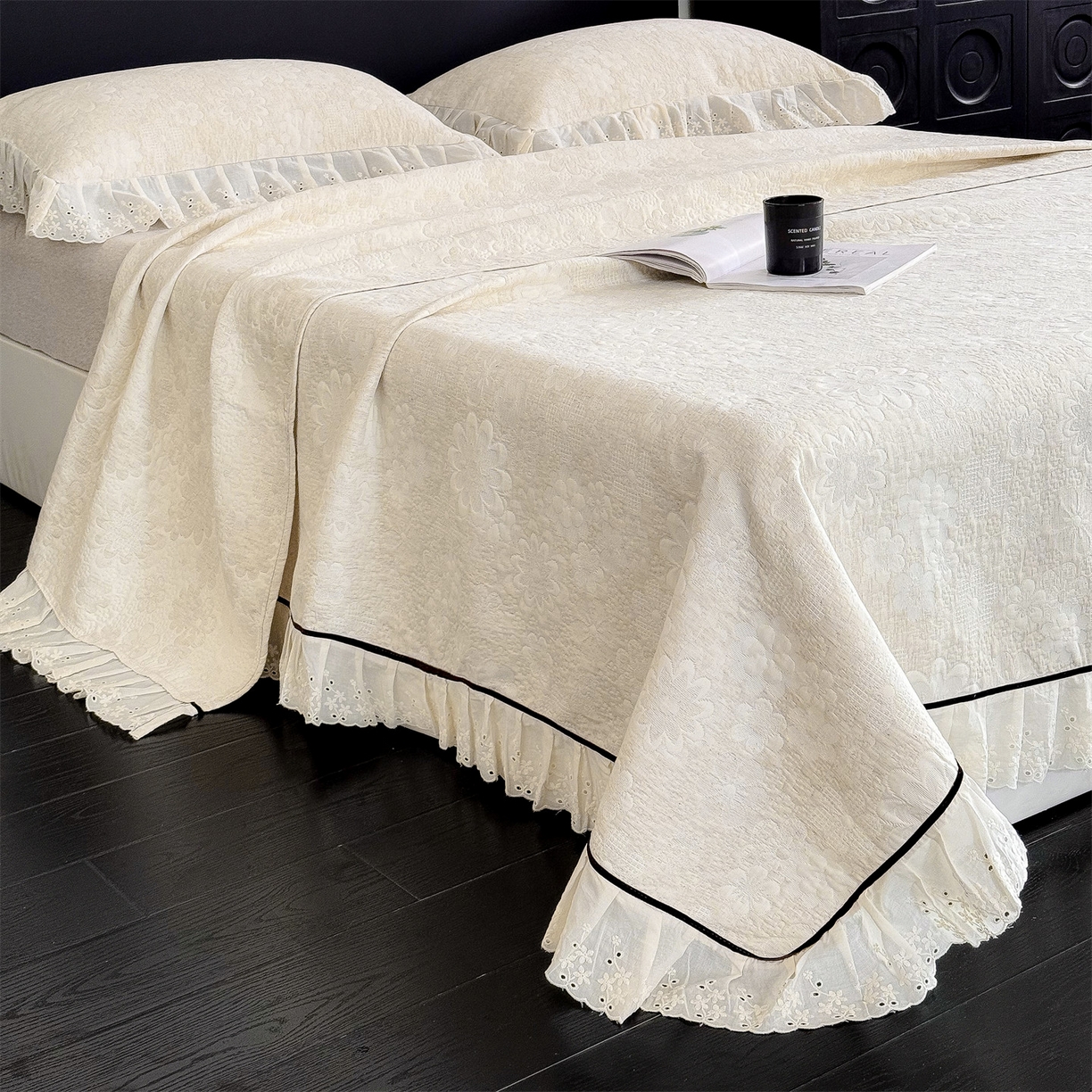 91家纺网 家纺一手货源 找家纺 金鹰 2025新款A类全棉花边棉麻空气层床盖 花边床盖-花海