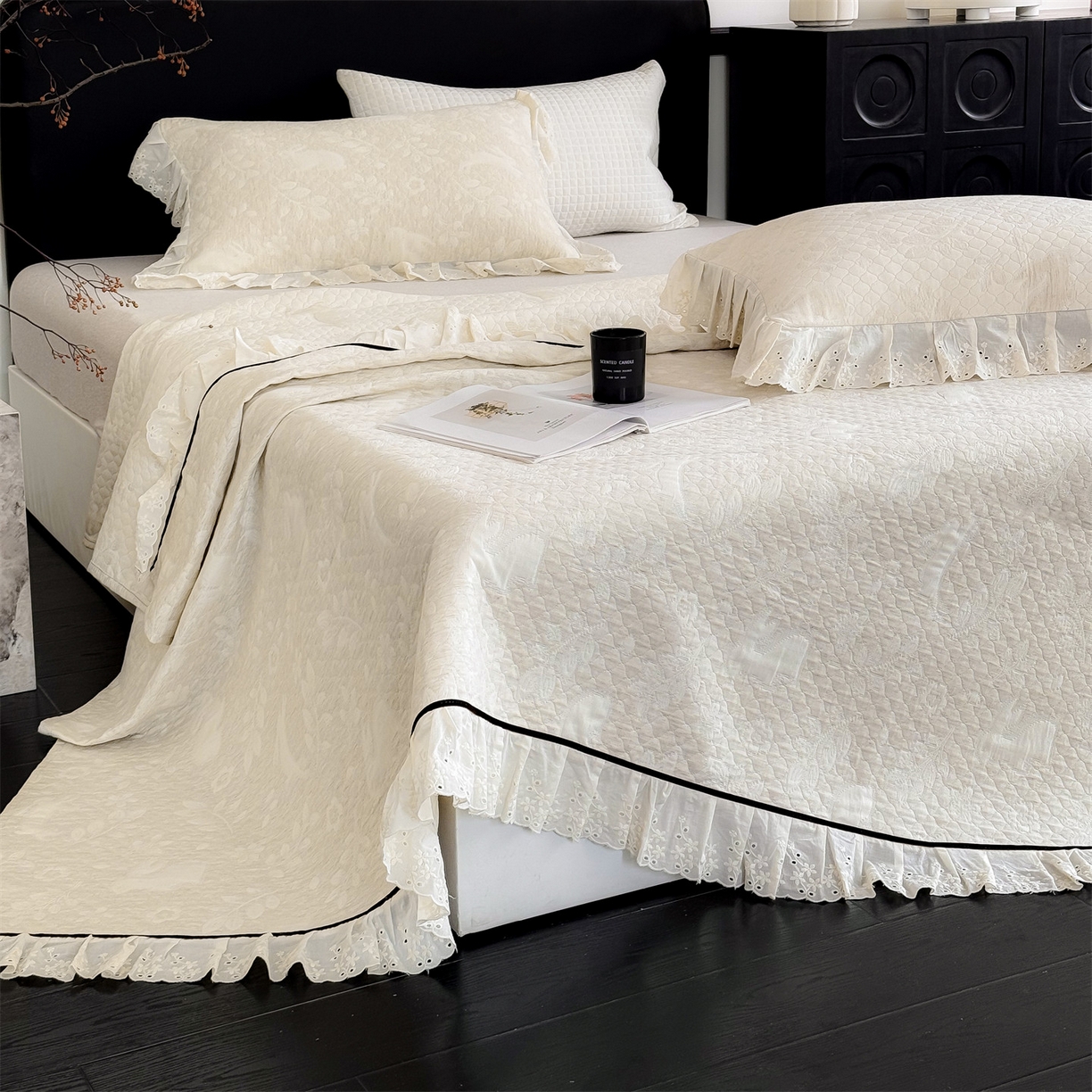 91家纺网 家纺一手货源 找家纺 金鹰 2025新款A类全棉花边棉麻空气层床盖 花边床盖-花涧兔