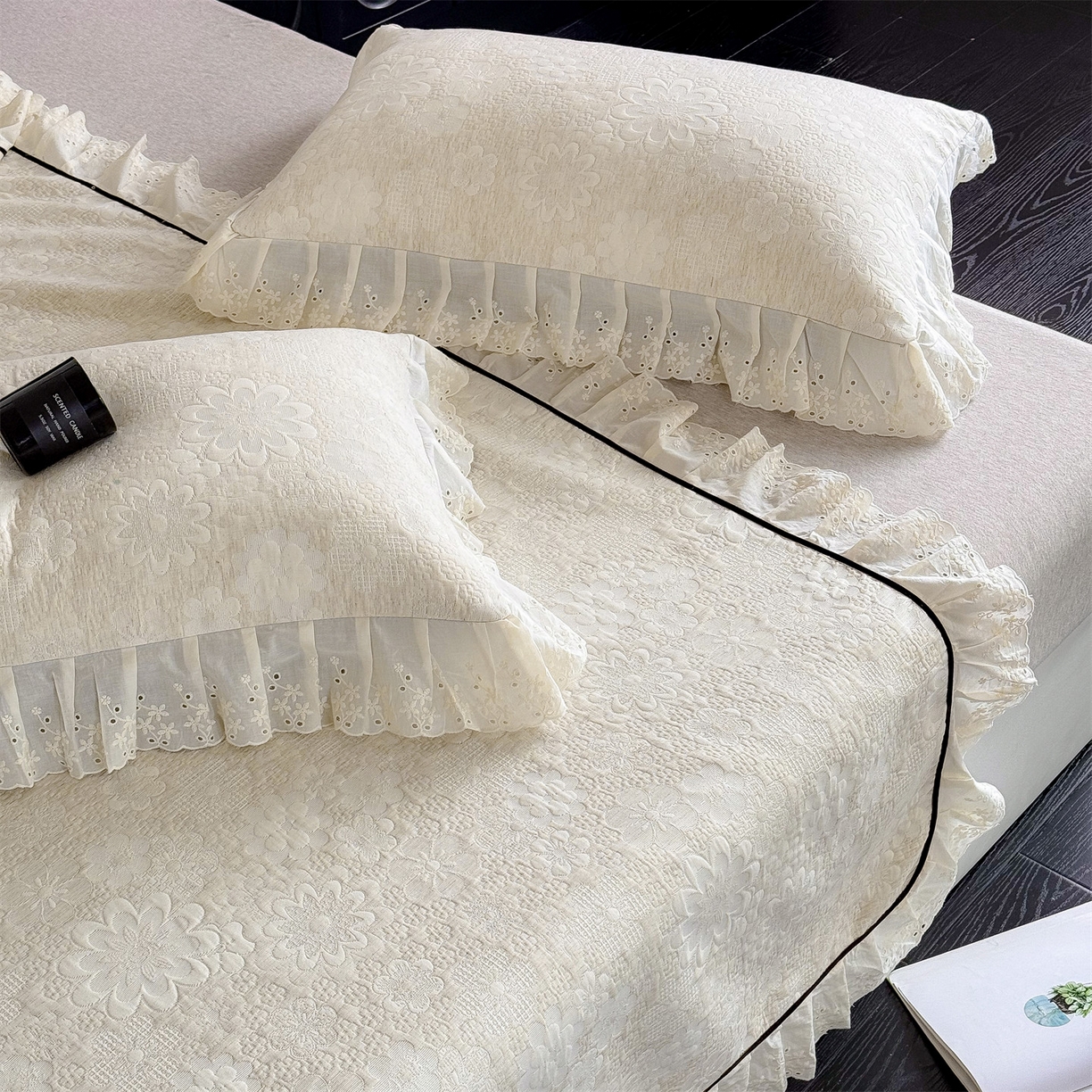 91家纺网 家纺一手货源 找家纺 金鹰 2025新款A类全棉花边棉麻空气层床盖 花边床盖-花海