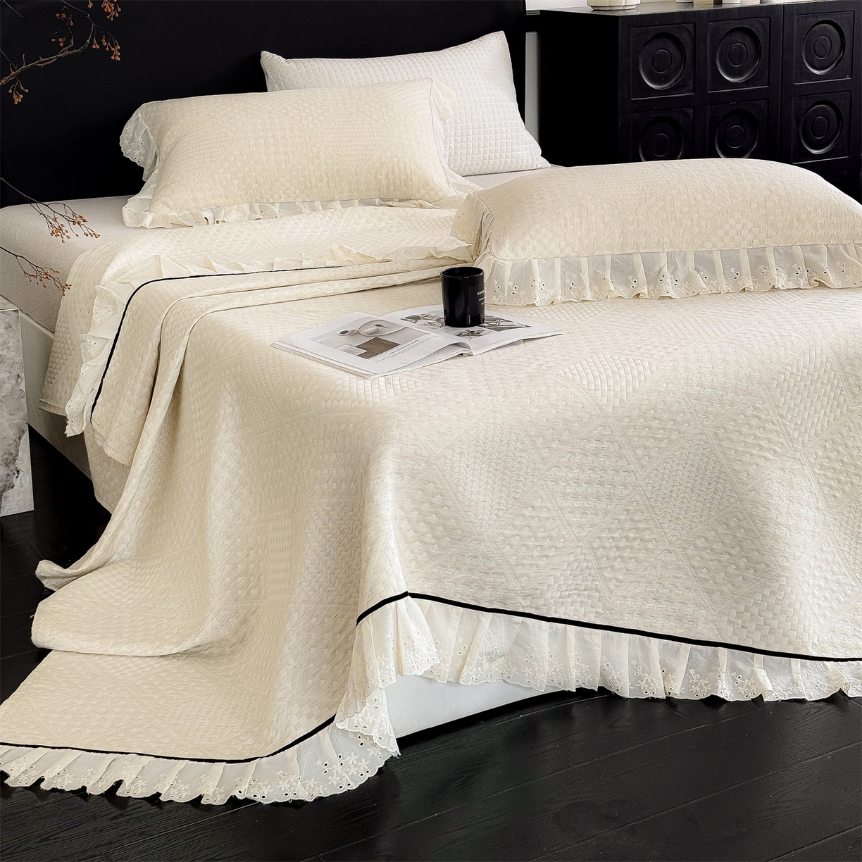 91家纺网 家纺一手货源 找家纺 金鹰 2025新款A类全棉花边棉麻空气层床盖 花边床盖-格调