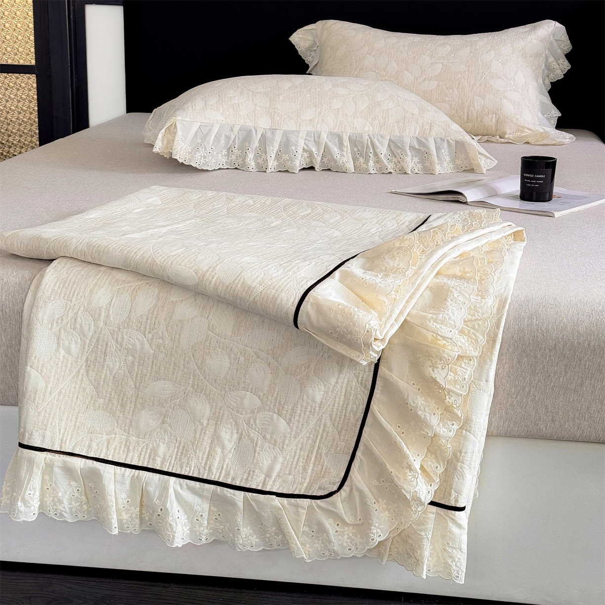 91家纺网 家纺一手货源 找家纺 金鹰 2025新款A类全棉花边棉麻空气层床盖 花边床盖-春意