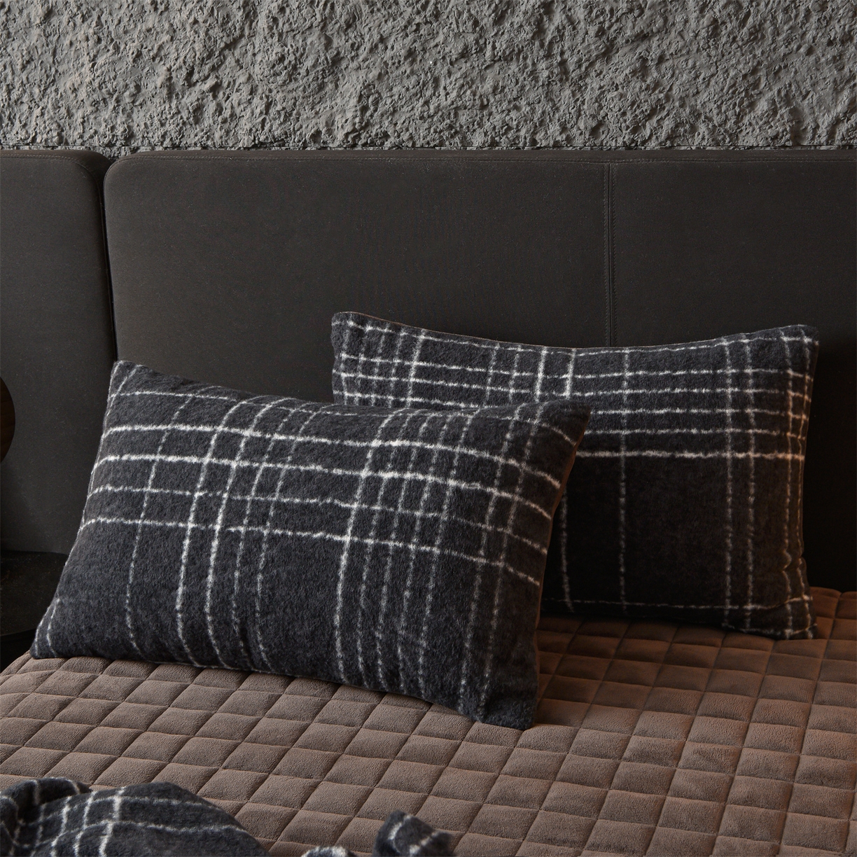 91家纺网 家纺一手货源 找家纺 金鹰 2025新款仿羊绒夹棉印花床笠四件套加厚牛奶绒四件套 米兰-深色