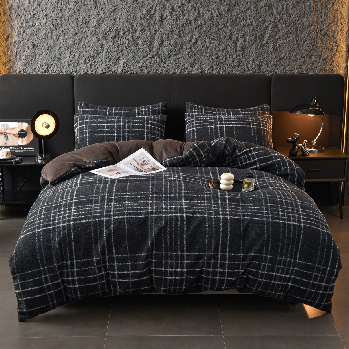 91家纺网 家纺一手货源 找家纺 金鹰 2025新款仿羊绒夹棉印花床笠四件套加厚牛奶绒四件套 米兰-深色