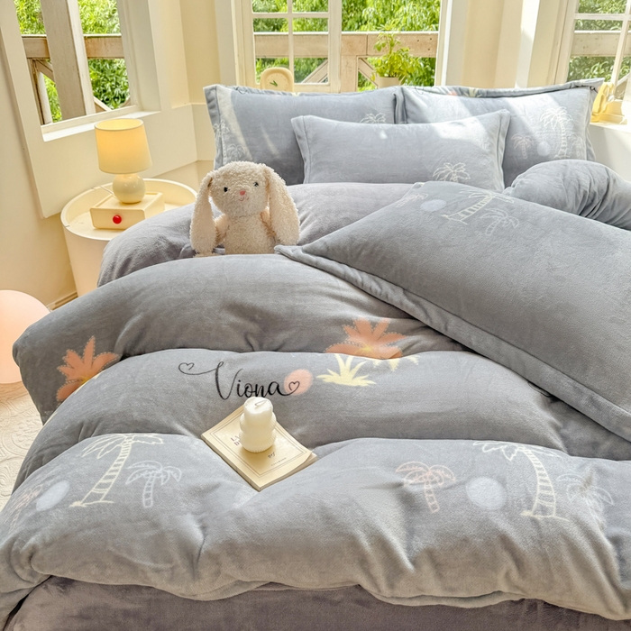 91家纺网 家纺一手货源 找家纺 优姿家纺 2025新款高克重牛奶绒印花单被套 半夏时光