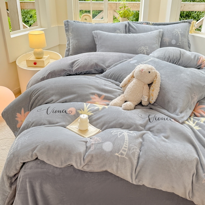 91家纺网 家纺一手货源 找家纺 优姿家纺 2025新款高克重牛奶绒印花单被套 半夏时光