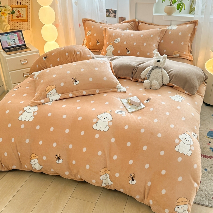 91家纺网 家纺一手货源 找家纺 优姿家纺 2025新款高克重牛奶绒印花单被套 呆萌小狗