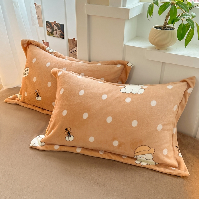 91家纺网 家纺一手货源 找家纺 优姿家纺 2025新款高克重牛奶绒印花单被套 呆萌小狗