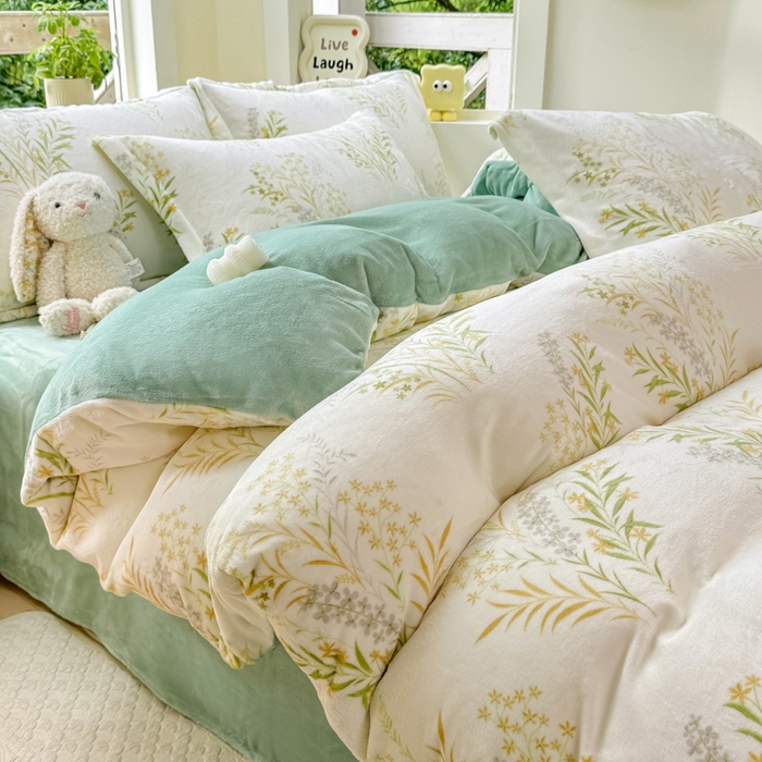 91家纺网 家纺一手货源 找家纺 优姿家纺 2025新款高克重牛奶绒印花单被套 风铃絮语