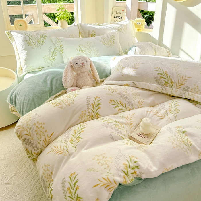 91家纺网 家纺一手货源 找家纺 优姿家纺 2025新款高克重牛奶绒印花单被套 风铃絮语