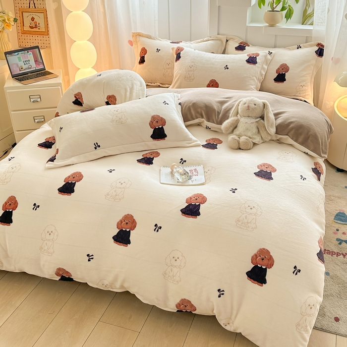 91家纺网 家纺一手货源 找家纺 优姿家纺 2025新款高克重牛奶绒印花单被套 机灵狗