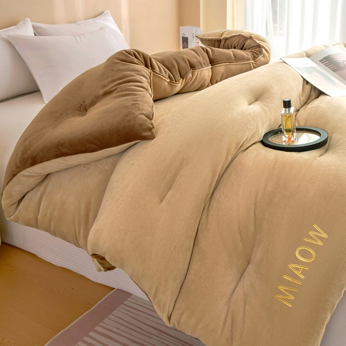 91家纺网 家纺一手货源 找家纺 （总）小叮当家纺仓储工厂店 2025新款牛奶绒刺绣冬被跨境被子外贸冬季被芯被子被芯