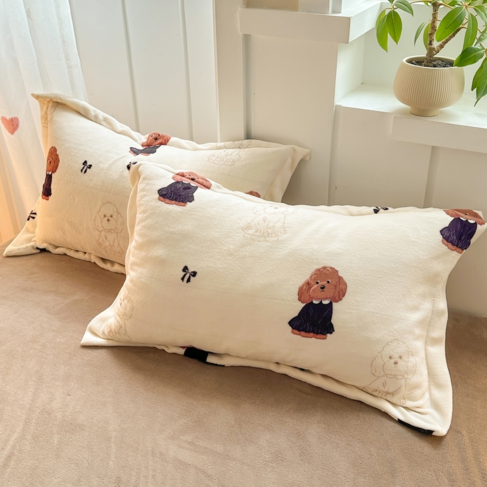 91家纺网 家纺一手货源 找家纺 优姿家纺 2025新款高克重牛奶绒印花单被套 机灵狗