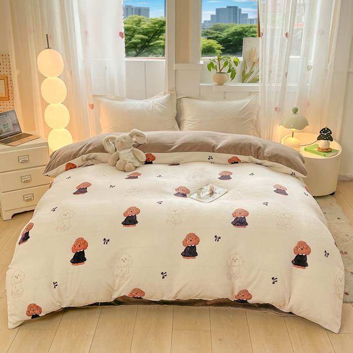 91家纺网 家纺一手货源 找家纺 优姿家纺 2025新款高克重牛奶绒印花单被套 机灵狗