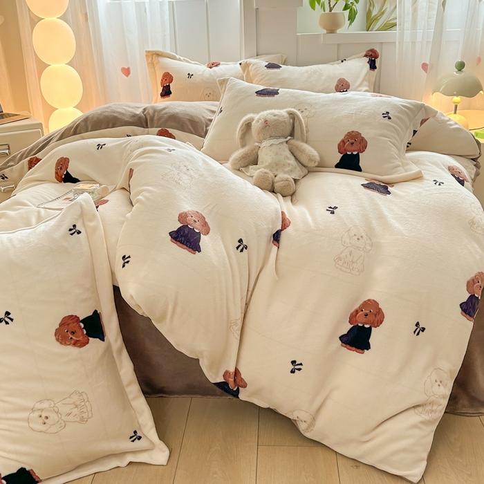 91家纺网 家纺一手货源 找家纺 优姿家纺 2025新款高克重牛奶绒印花单被套 机灵狗