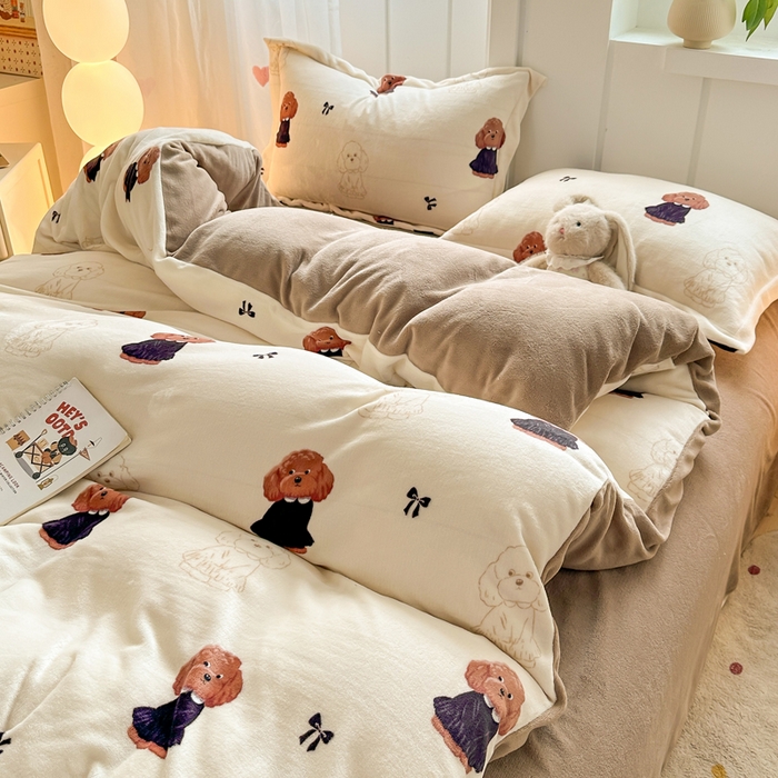 91家纺网 家纺一手货源 找家纺 优姿家纺 2025新款高克重牛奶绒印花单被套 机灵狗