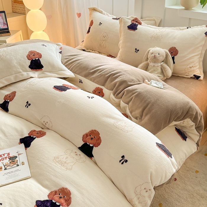 91家纺网 家纺一手货源 找家纺 优姿家纺 2025新款高克重牛奶绒印花单被套 机灵狗