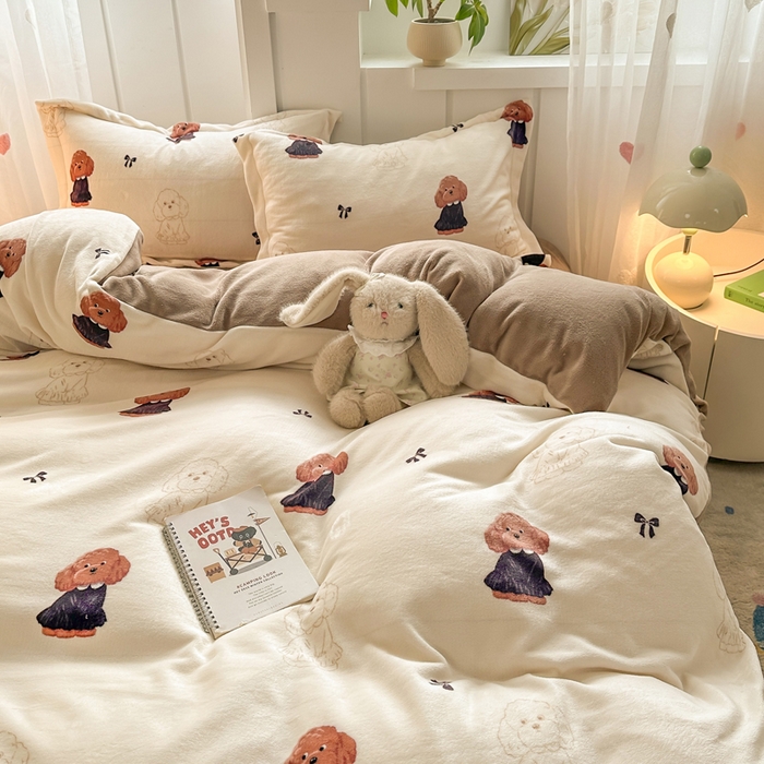 91家纺网 家纺一手货源 找家纺 优姿家纺 2025新款高克重牛奶绒印花单被套 机灵狗