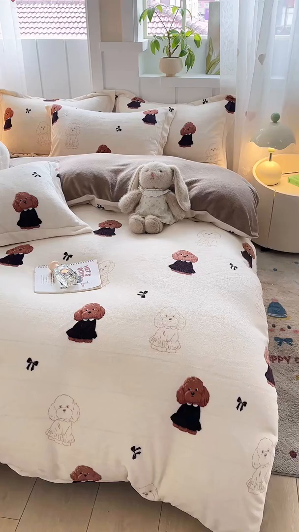 91家纺网 家纺一手货源 找家纺 优姿家纺 2025新款高克重牛奶绒印花单被套 机灵狗