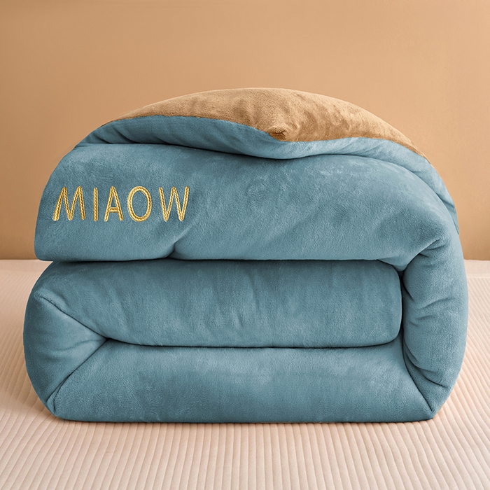 小叮当家纺仓储工厂店 2025新款牛奶绒刺绣冬被跨境被子外贸冬季被芯被子被芯 蓝-卡其色