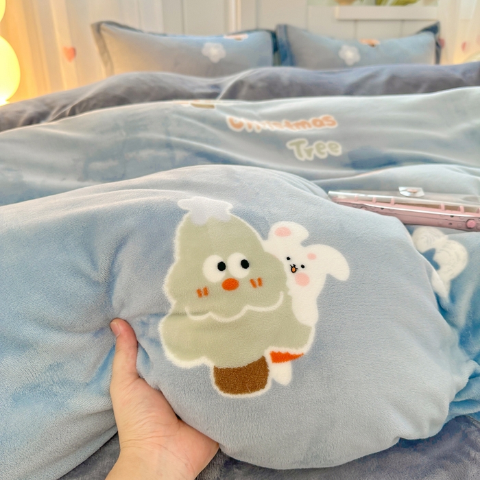 91家纺网 家纺一手货源 找家纺 优姿家纺 2025新款高克重牛奶绒印花单被套 松鼠小兔