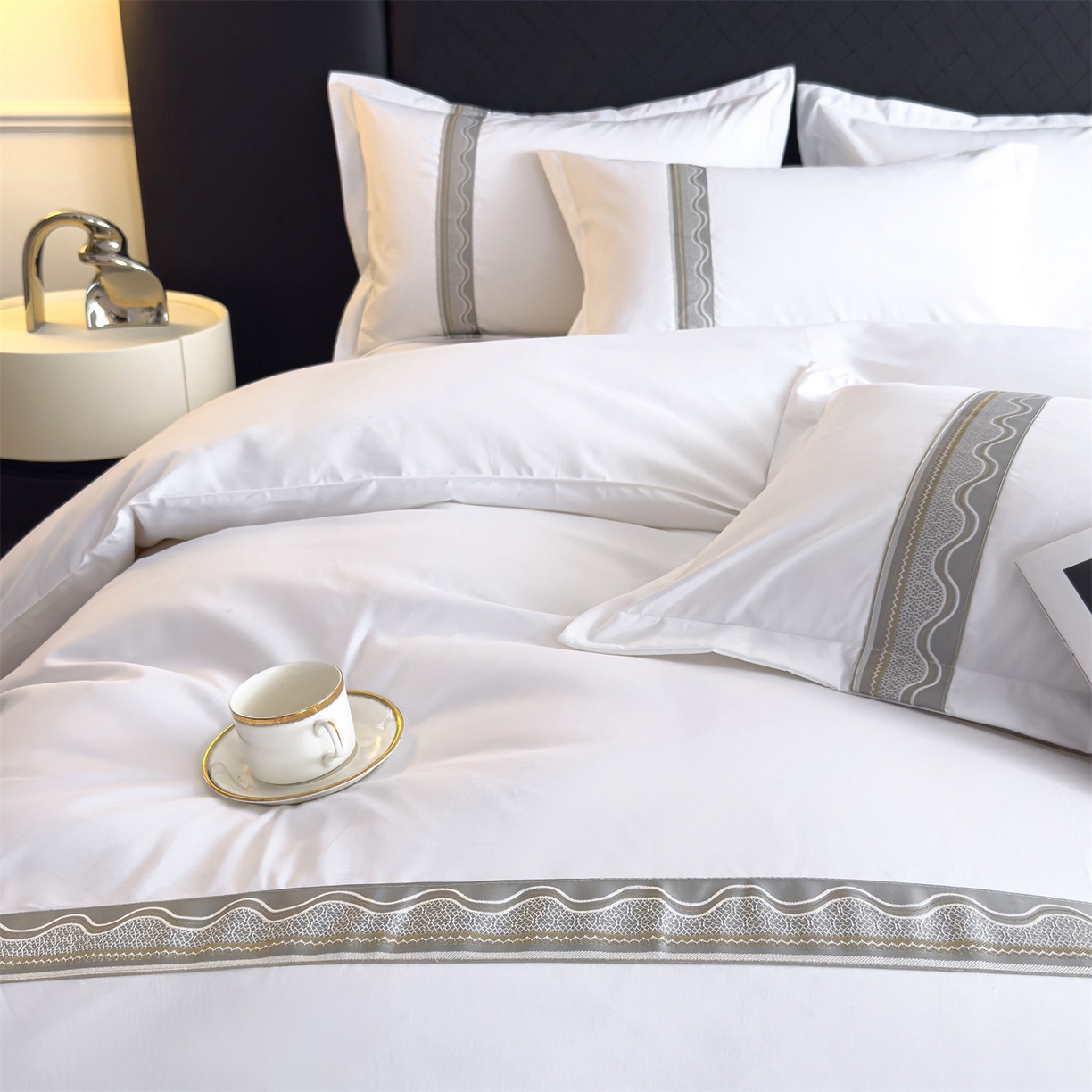 91家纺网 家纺一手货源 找家纺 梦庭帛美 2025新款酒店布草宾馆刺绣磨毛四件套 影纱