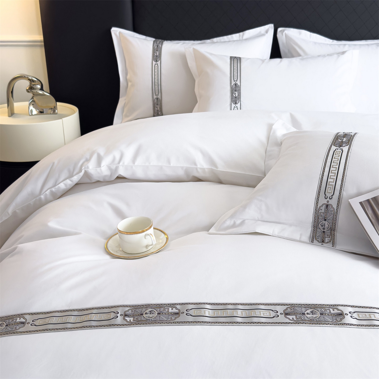 91家纺网 家纺一手货源 找家纺 梦庭帛美 2025新款酒店布草宾馆刺绣磨毛四件套 银韵