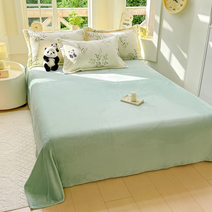 91家纺网 家纺一手货源 找家纺 优姿家纺 2025新款高克重牛奶绒印花单被套 熊猫拉拉