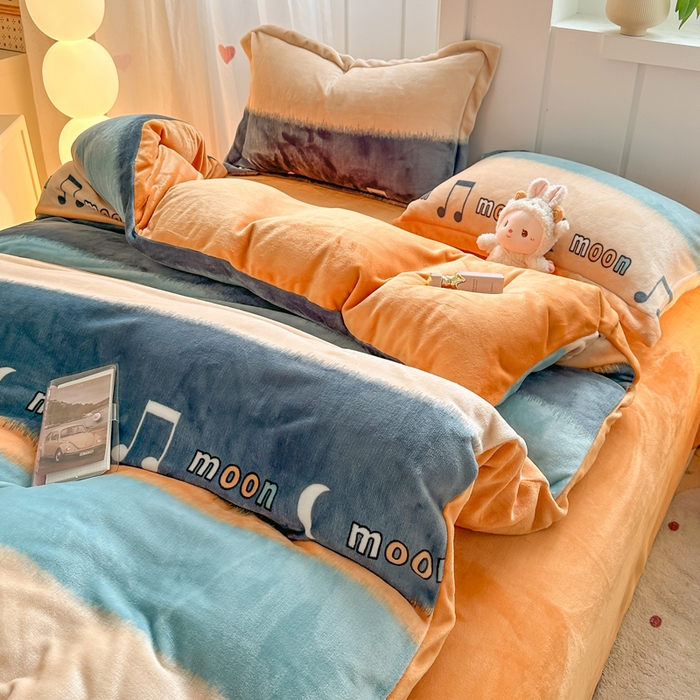 91家纺网 家纺一手货源 找家纺 优姿家纺 2025新款高克重牛奶绒印花单被套 月光曲