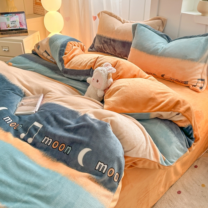 91家纺网 家纺一手货源 找家纺 优姿家纺 2025新款高克重牛奶绒印花单被套 月光曲